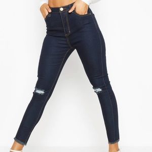 Distressed skinny jeans